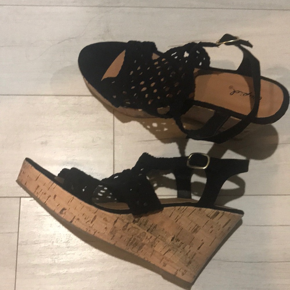 Quipid wedge sandals